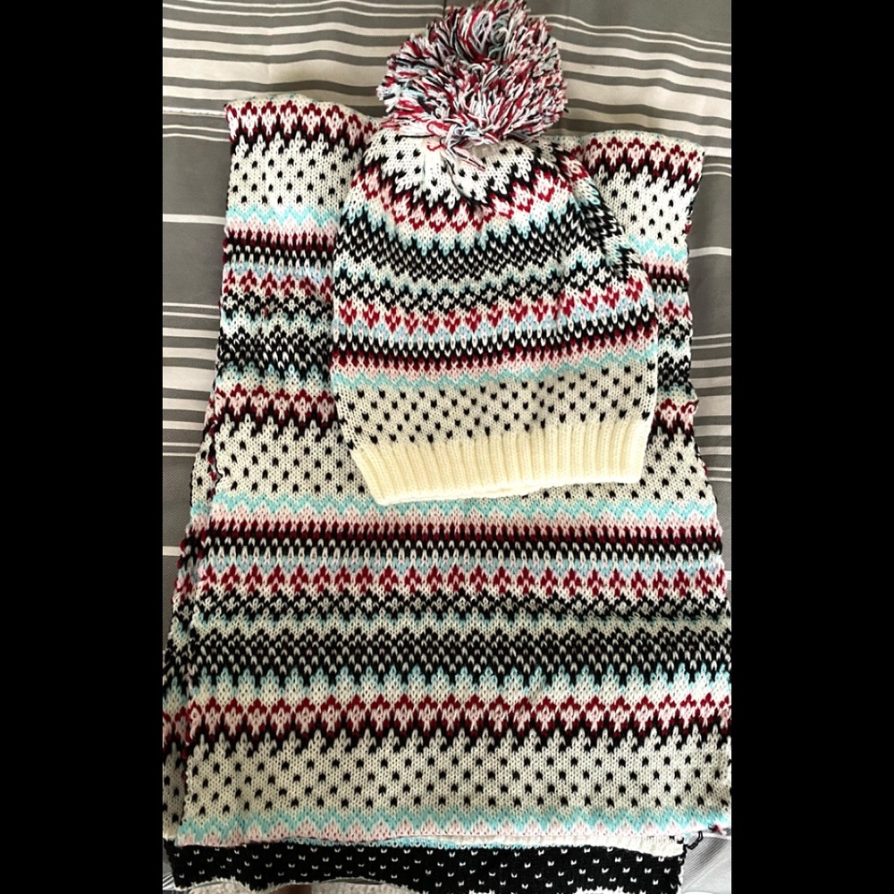 Brand new, Knit skull cap and scarf set